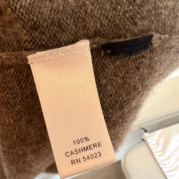 Banana Republic 100% Cashmere Cardigan - M - Picture 3 of 7
